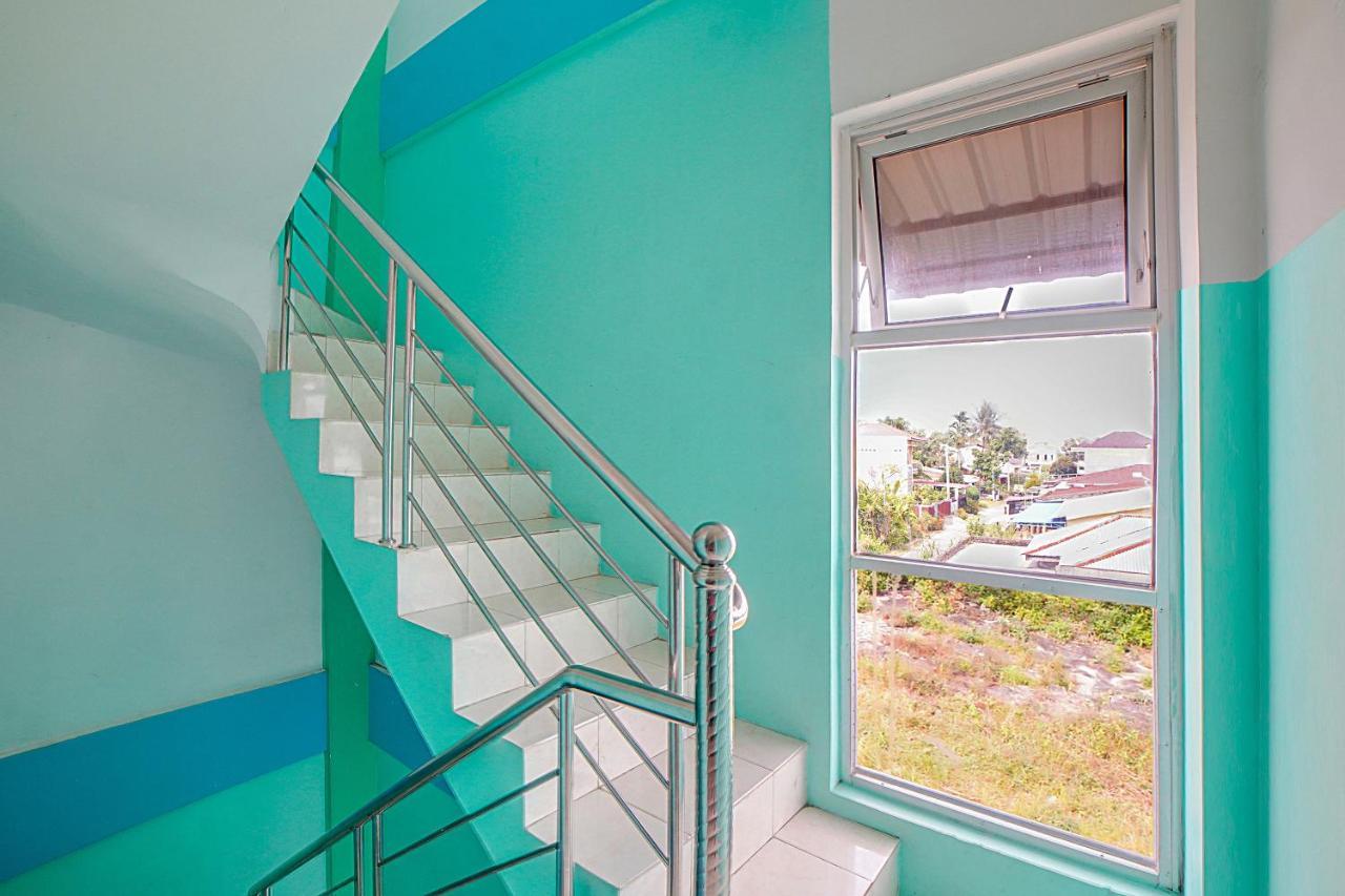 Oyo 90637 Rumah Ni Karo Medan Exterior foto