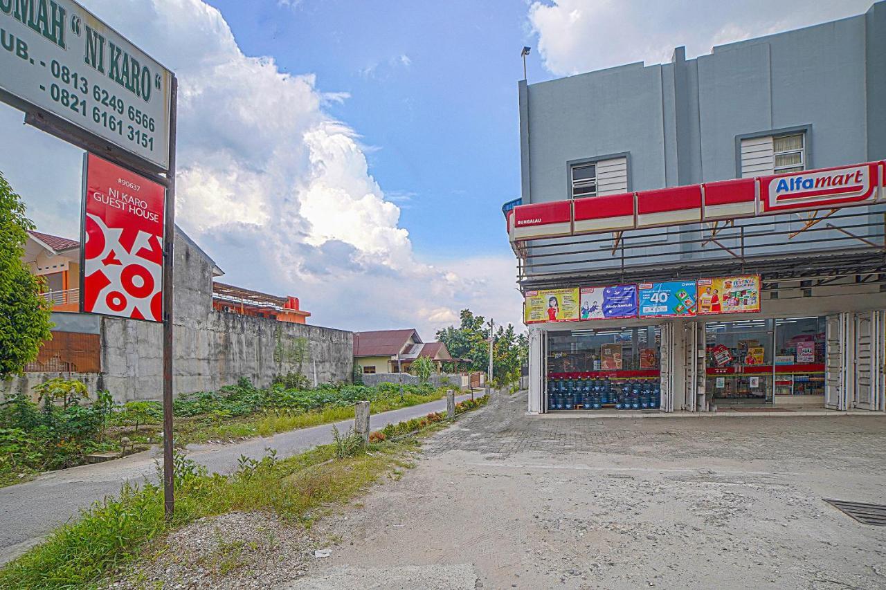 Oyo 90637 Rumah Ni Karo Medan Exterior foto
