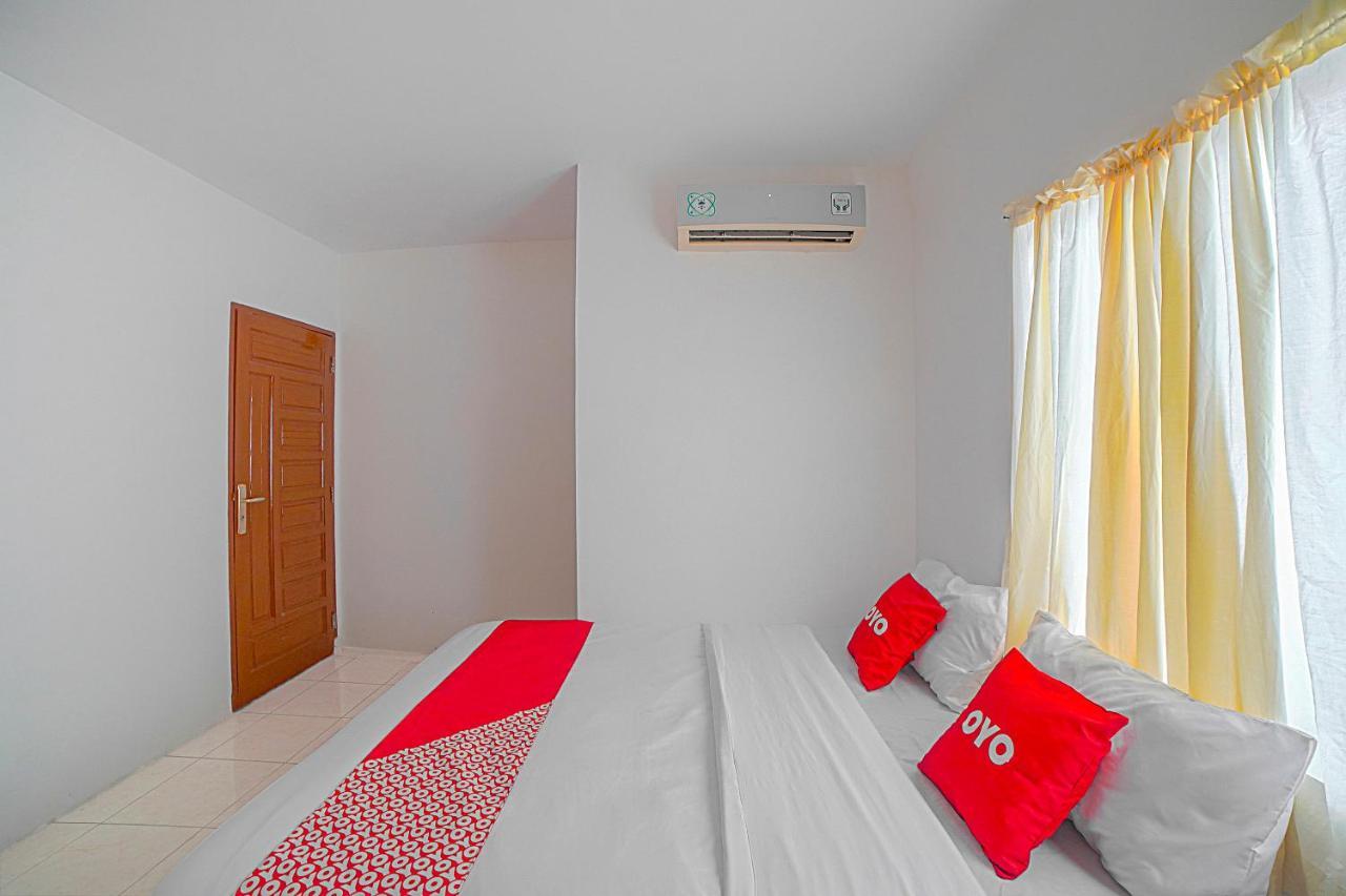 Oyo 90637 Rumah Ni Karo Medan Exterior foto