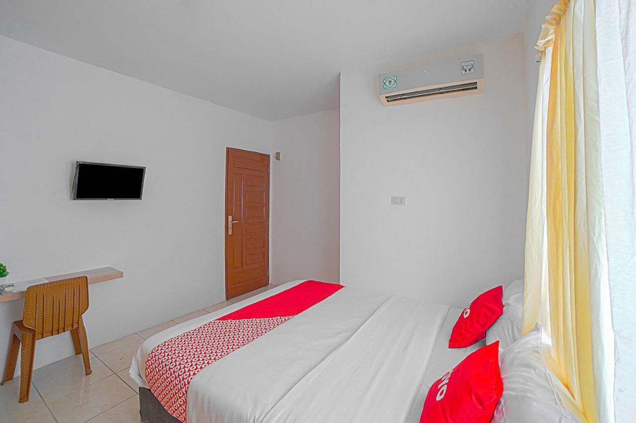 Oyo 90637 Rumah Ni Karo Medan Exterior foto